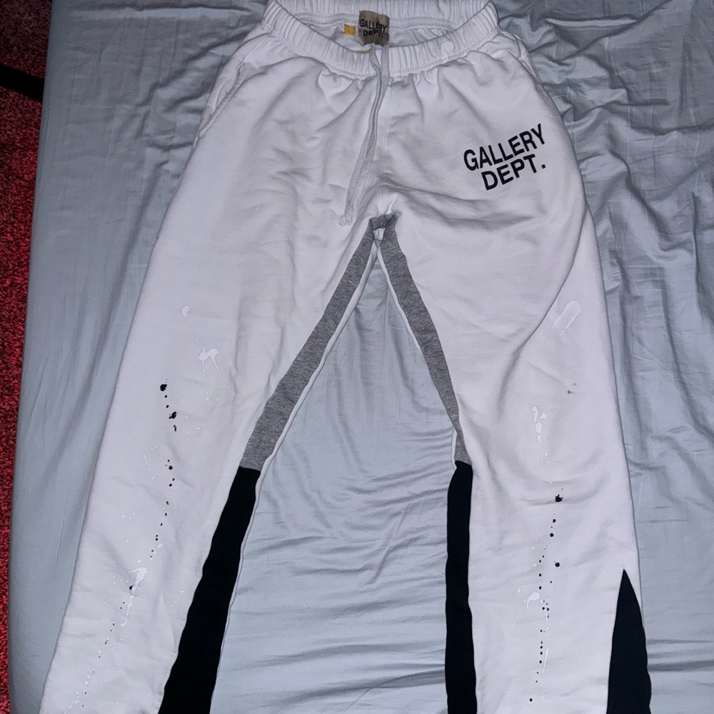 Gallery Dept. Men’s White & Black Joggers